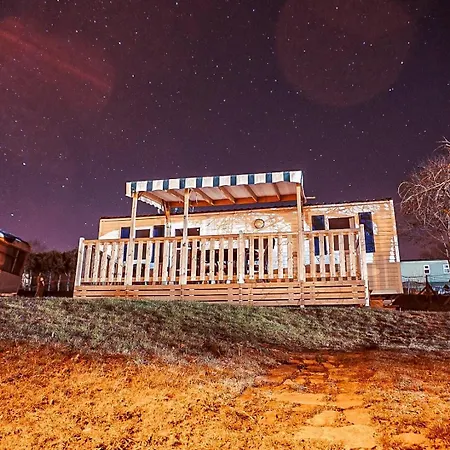 Le Pommier Rustique Кемпинг *