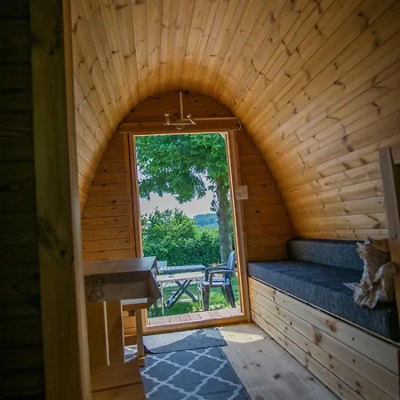 Le Pommier Rustique Camping *