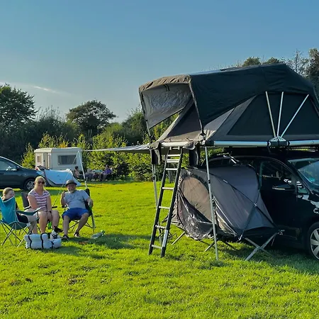 Le Pommier Rustique Кемпинг *