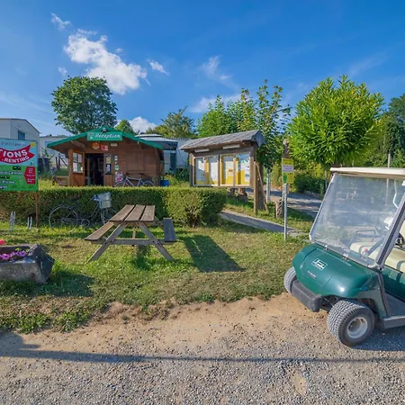 Le Pommier Rustique Camping *