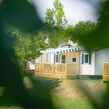 Le Pommier Rustique Camping *