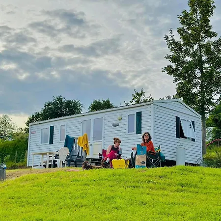 Le Pommier Rustique Кемпинг Yvoir