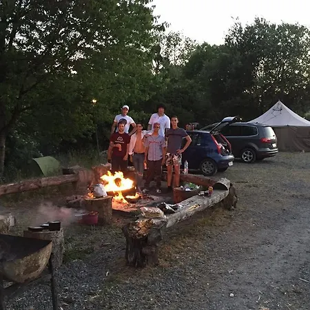 Camping Le Pommier Rustique Yvoir